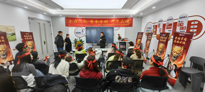 เป้าหมาย 320 ล้าน - ลุยเลย - การแข่งขัน PK เริ่มต้นอย่างเป็นทางการ