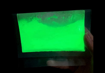 ควรพิจารณาอะไรบ้างเมื่อใช้ผงเรืองแสงกลางแจ้ง?